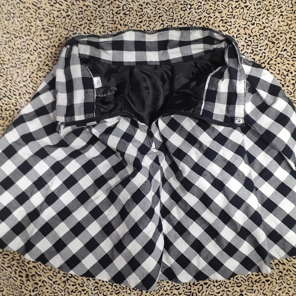 💥3/$25💥Gingham Circle Skirt w/pockets!! - Picture 2 of 9